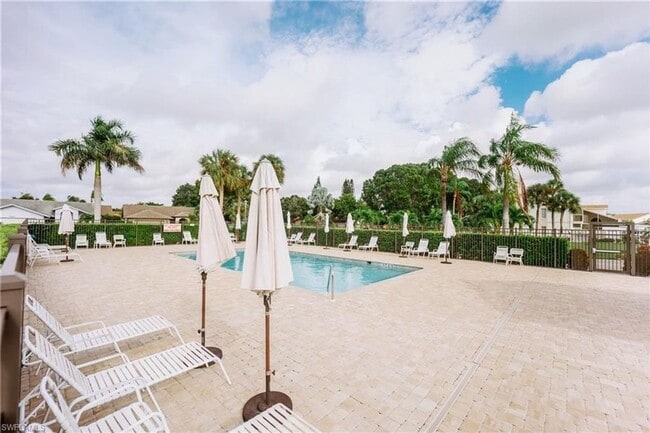 Building Photo - New Remodel! Gorgeous 2 Bedroom Condo! Amazing Location!