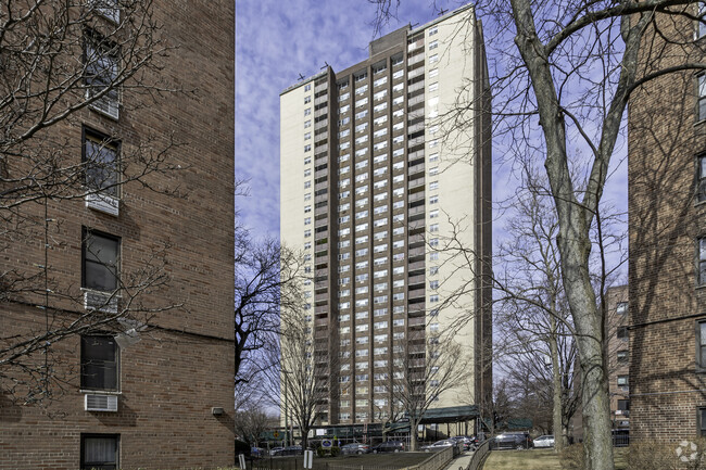 Building Photo - Tilden Towers II