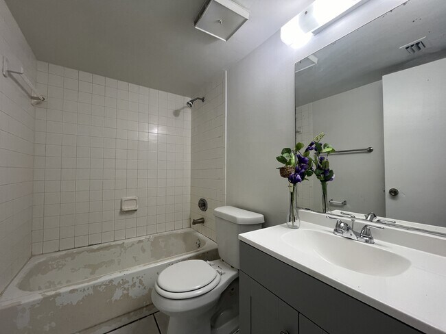 Building Photo - 3399 Foxcroft Rd