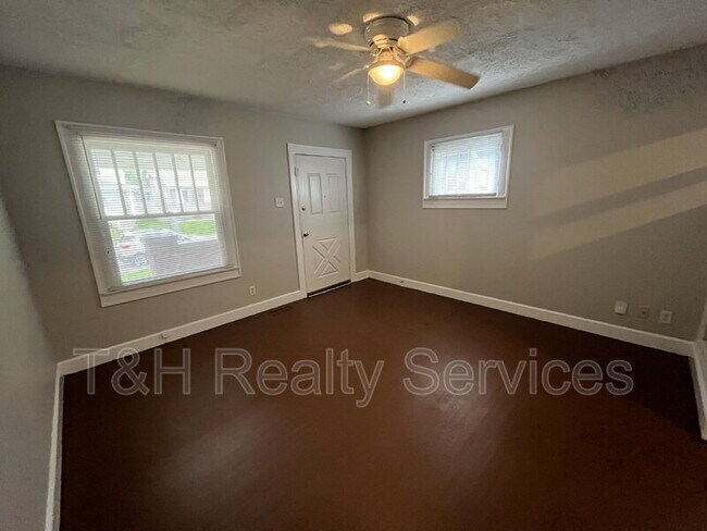 Building Photo - 4218 Carrollton Ave