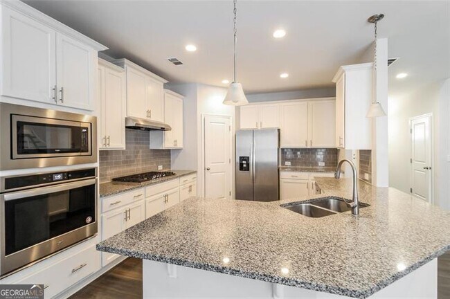 Building Photo - 4525 Sandy Creek Dr