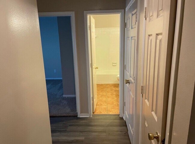 Building Photo - 15119 Wimberly Park Dr