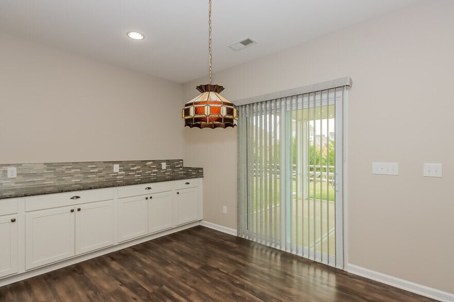 Building Photo - 1326 Aurora Ct