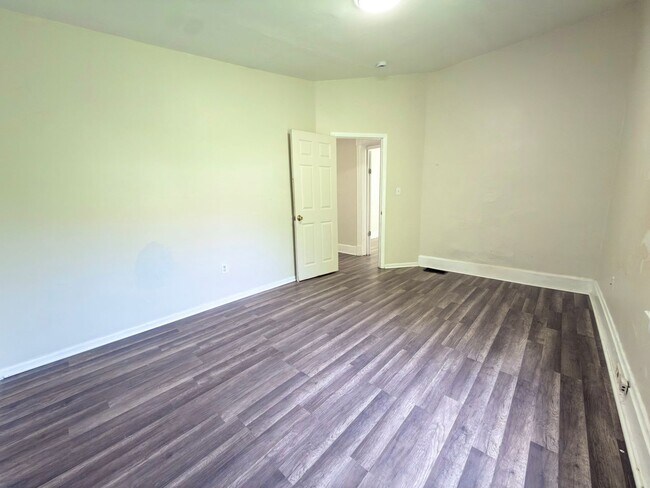Building Photo - 1030 Considine Ave