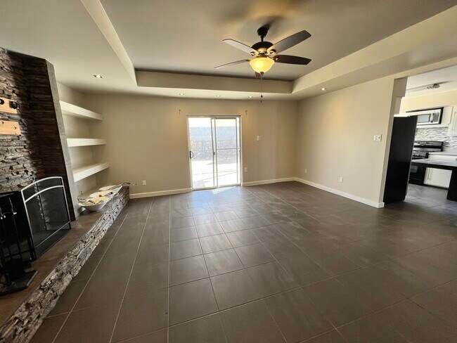 Building Photo - 1400 Monte Negro Dr