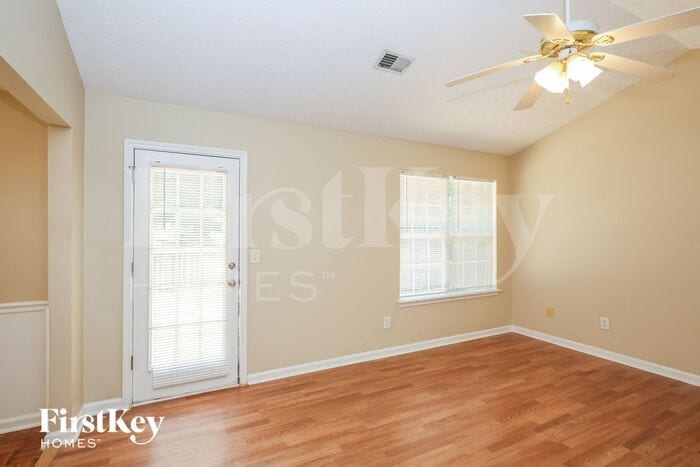 Building Photo - 521 Stoney Creek Rd