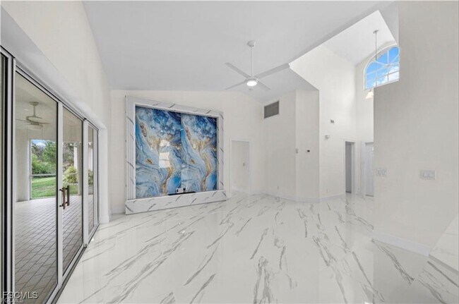 Building Photo - 3282 Sabal Springs Blvd