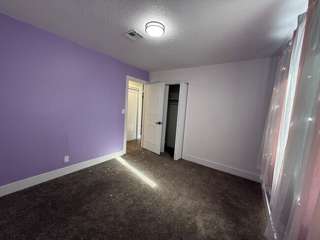 Building Photo - 1170 W 540 N