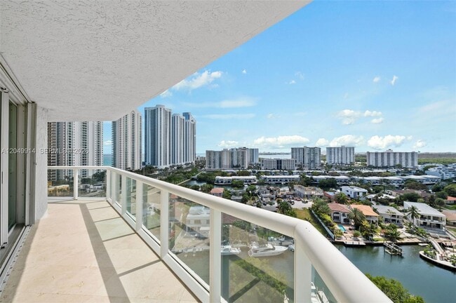 Building Photo - 16400 Collins Ave
