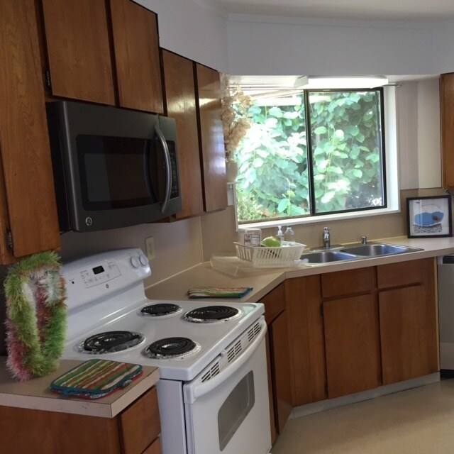 Building Photo - Greenwood Duplex