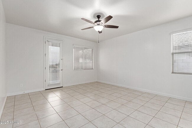 Building Photo - 23759 W Magnolia Dr