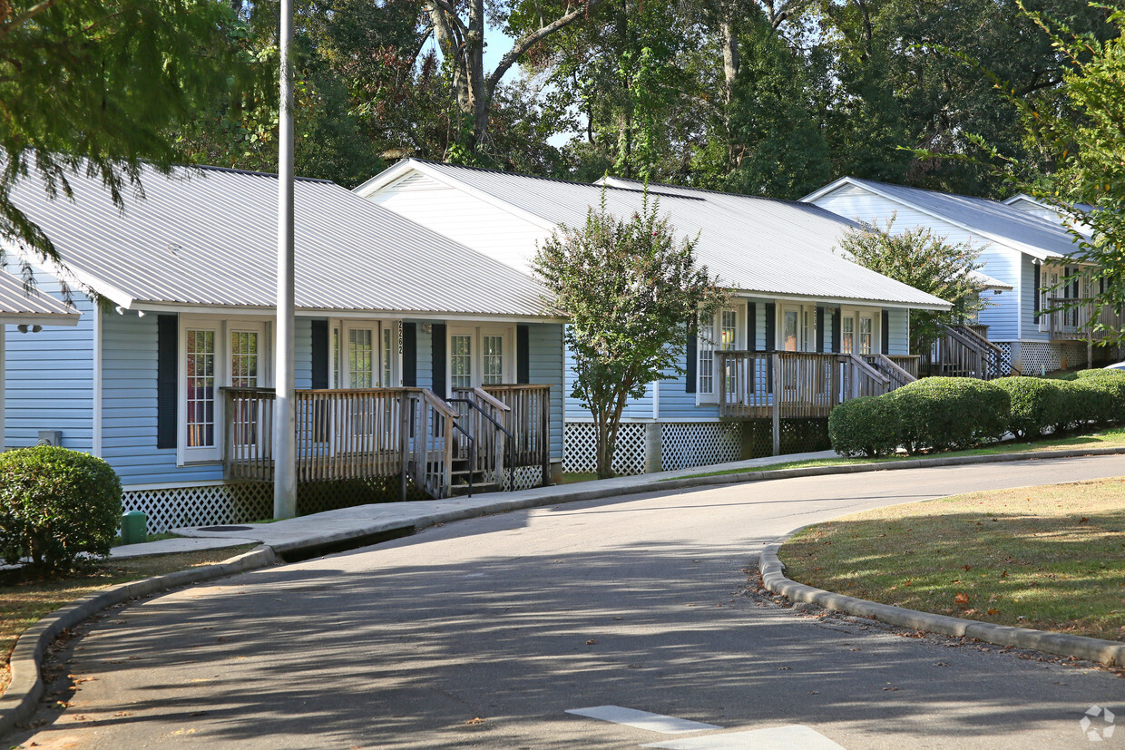 The Cottages At Magnolia Tallahassee Fl Apartment Finder