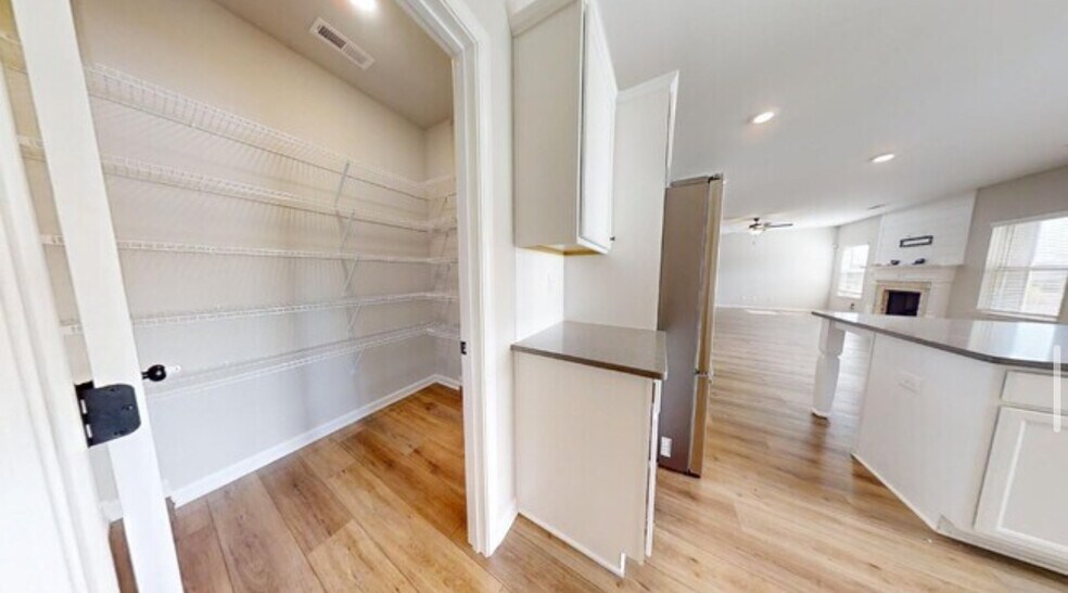 Pantry - 2101 Forrest Cv