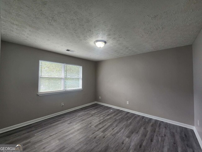 Building Photo - 1653 Pinedale Cir NW