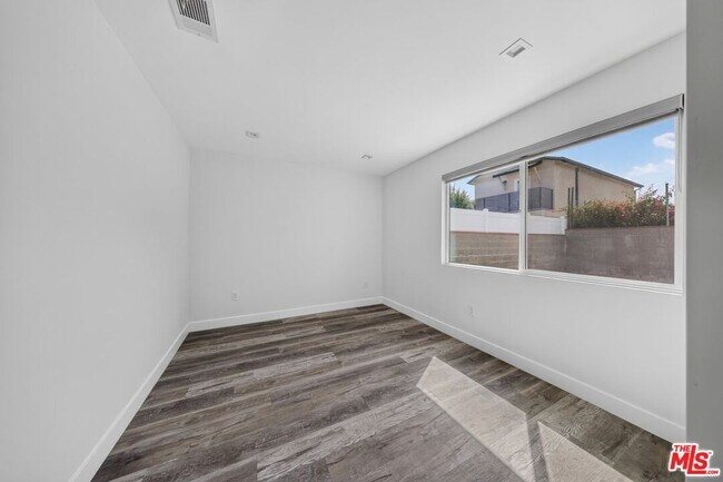 Building Photo - 6635 Riverton Ave