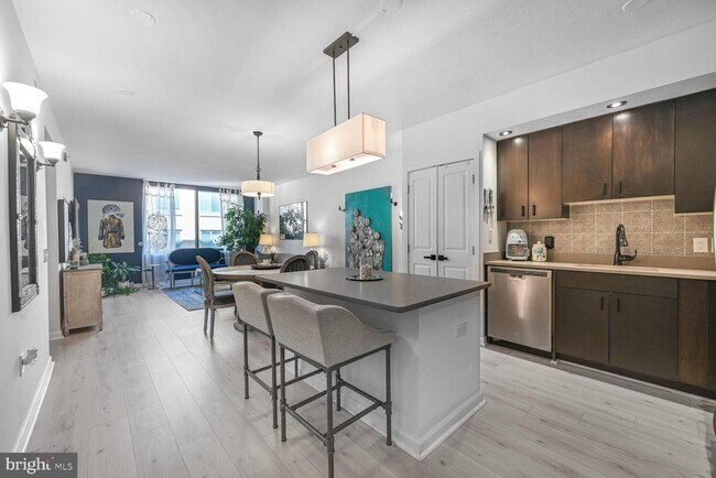 Primary Photo - 440 L St NW