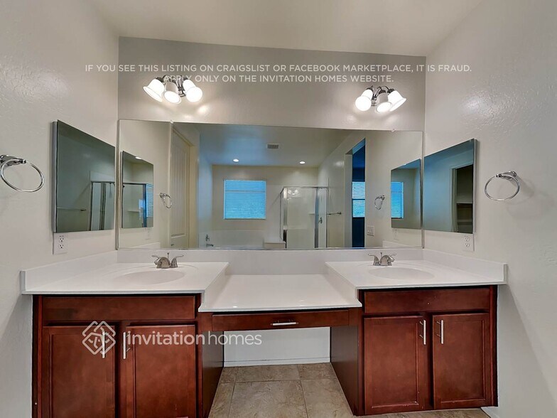 Building Photo - 21206 W Granada Rd