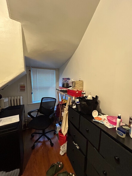 Building Photo - 17 Hillside St