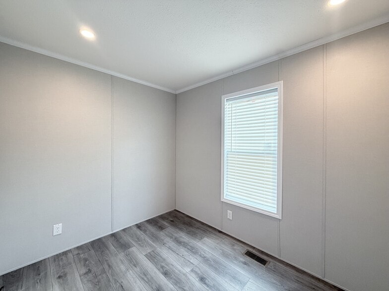 Building Photo - 29649 Cambridge Ct