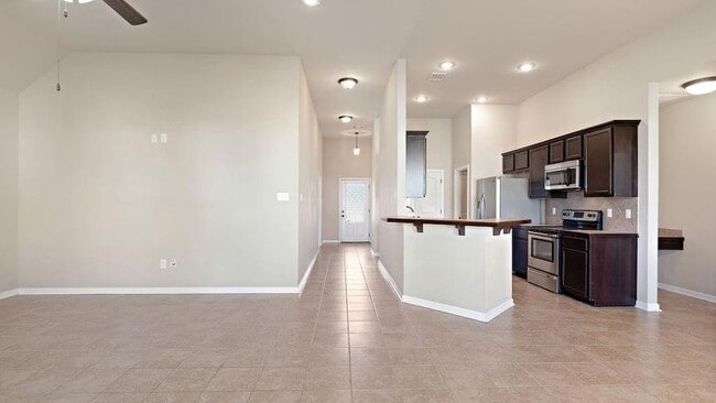 Building Photo - 42189 Broad Walk Ave