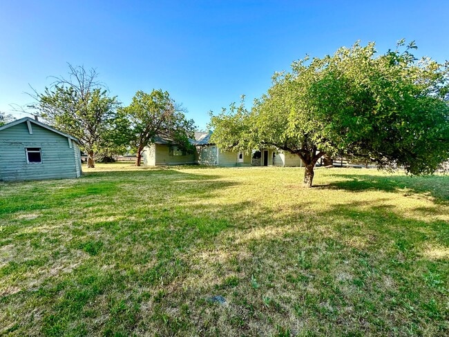 Building Photo - 2 Bedroom 1 Bathroom Home with Acreage in Town
