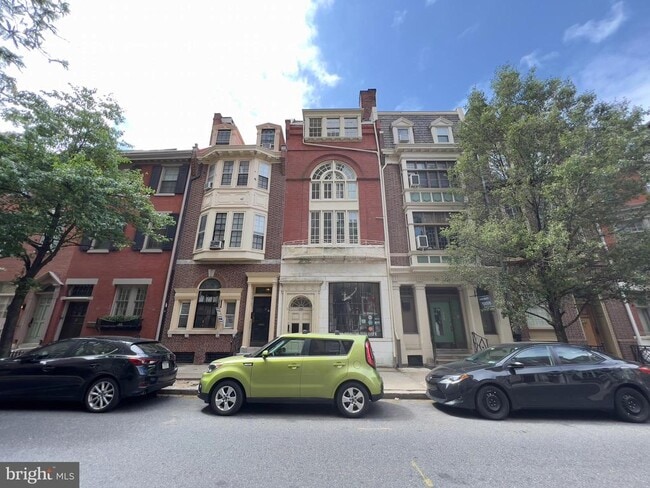 Building Photo - 2038 Locust St