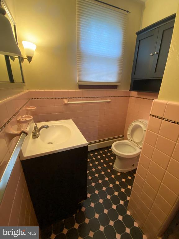 Building Photo - 1002 Windsor Ave