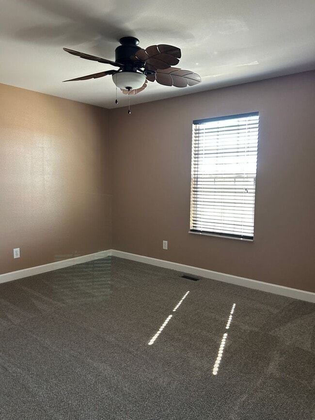 Building Photo - 1105 Lear Ln