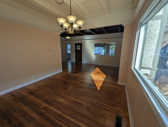 Building Photo - 624 NW 11th St