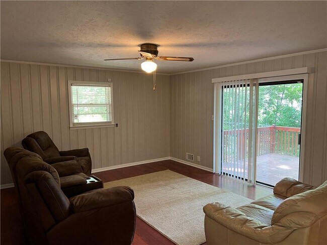 Building Photo - 3170 Douglas Ln