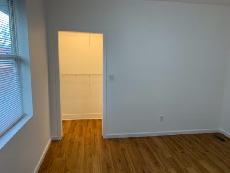 Building Photo - 414 8th St