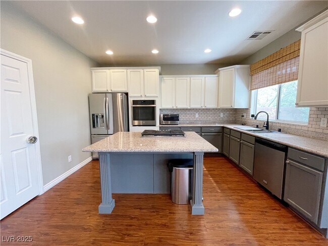 Building Photo - 11761 Del Sur Ave