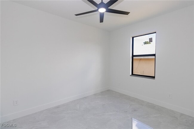 Building Photo - 849 Duplex St E