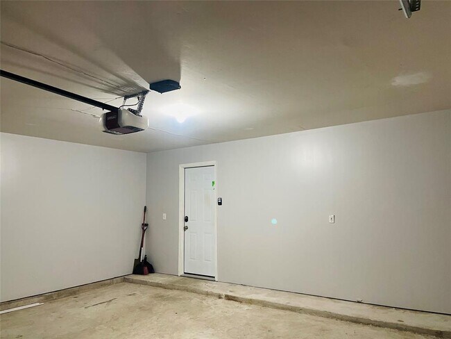 Building Photo - 20803 Lavenderwood Dr