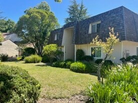 Building Photo - 2740 Tachevah Dr