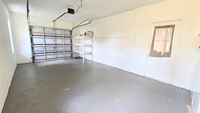 Building Photo - 1530 NW 93rd Terrace