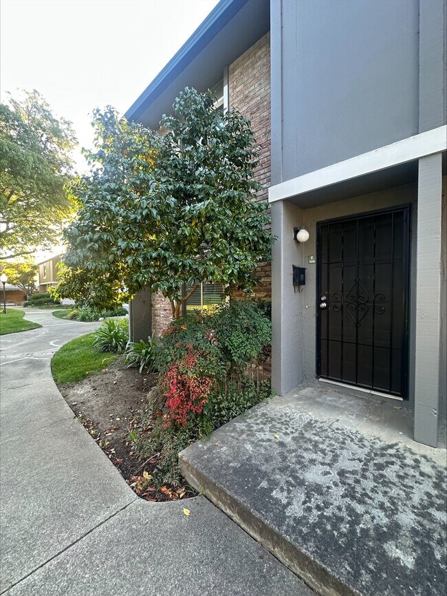 Building Photo - 3540 Northwood Dr.