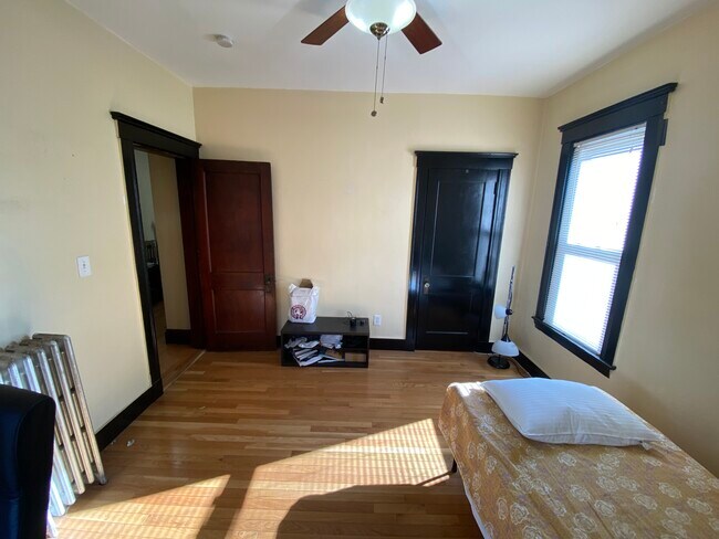 Building Photo - 23 Thelma Rd