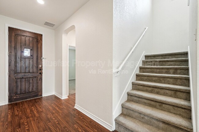 Building Photo - 3306 Putnam Fields