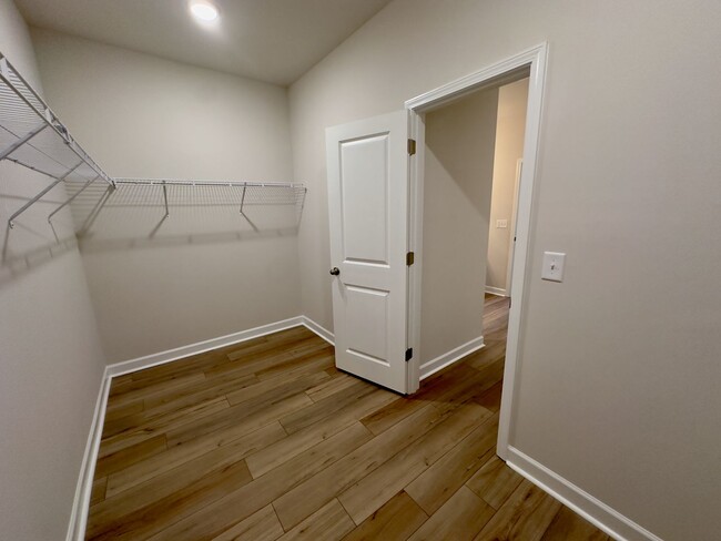 Building Photo - Custom Home in Bella Vita!