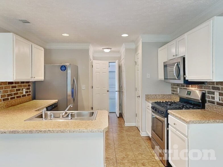 Building Photo - 129 Ilex Dr