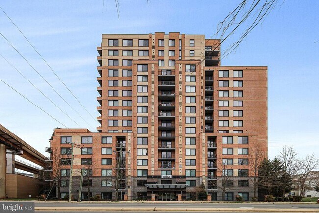 Building Photo - 2451 Midtown Ave