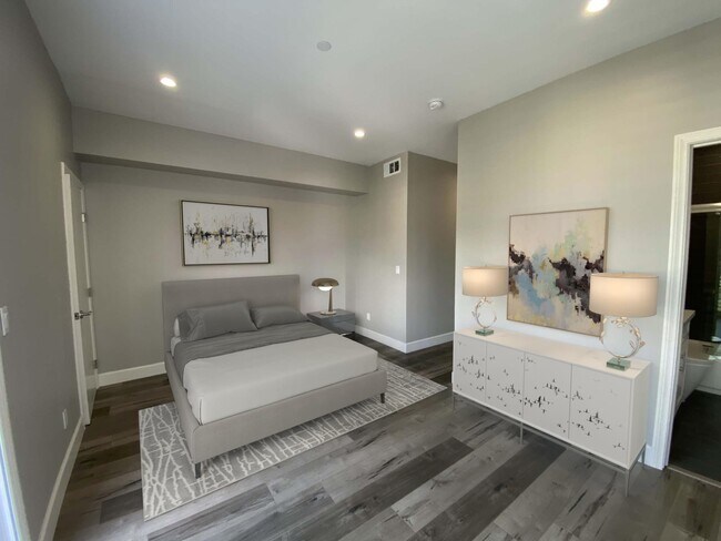 Bedroom Suite - 5747 Fulcher Ave