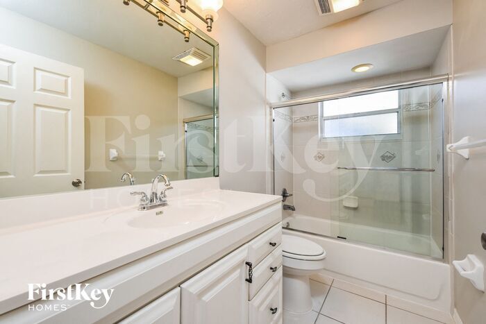 Building Photo - 1723 SW 43rd St