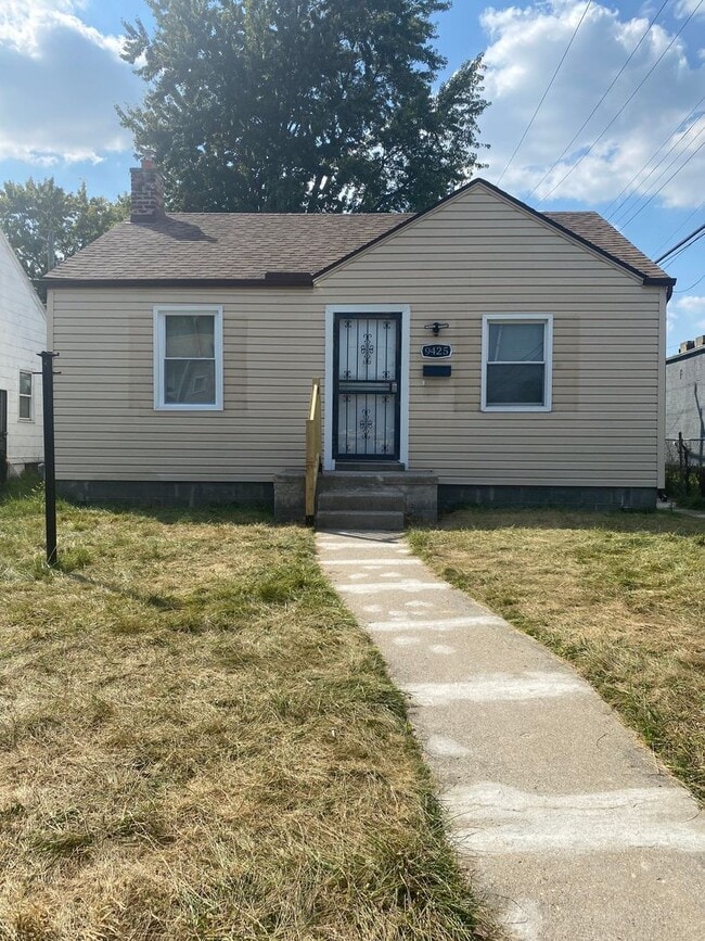 Building Photo - Freshly Renovated 2-Bedroom Home – Quality...