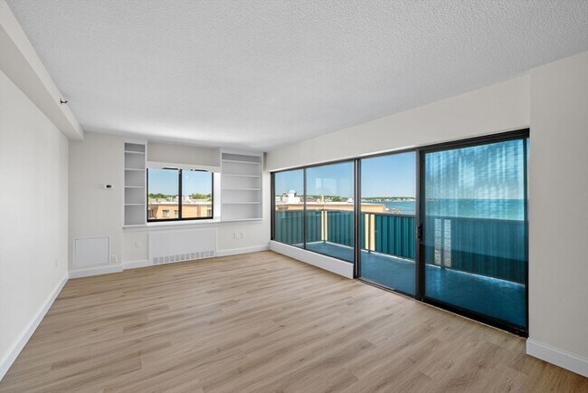 Building Photo - 300 Lynn Shore Dr