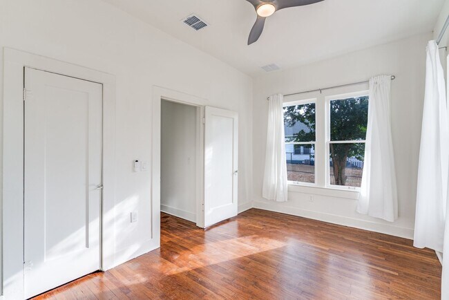 Building Photo - 210-M (ERL)