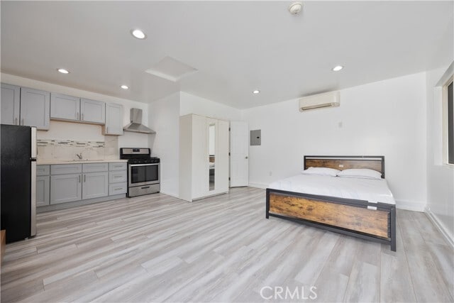 Building Photo - 19140 Hartland St