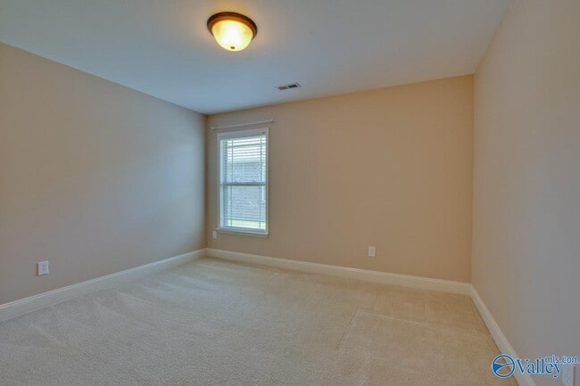Building Photo - 5010 Montauk Trail SE