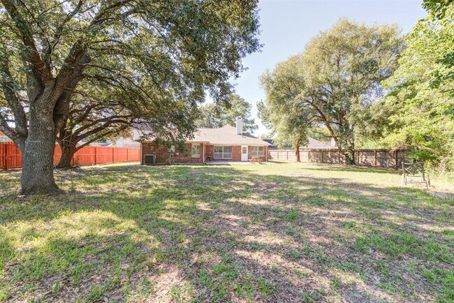 Building Photo - 17930 Seven Pines Dr